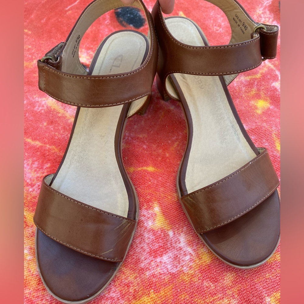 Brown Heeled sandals
